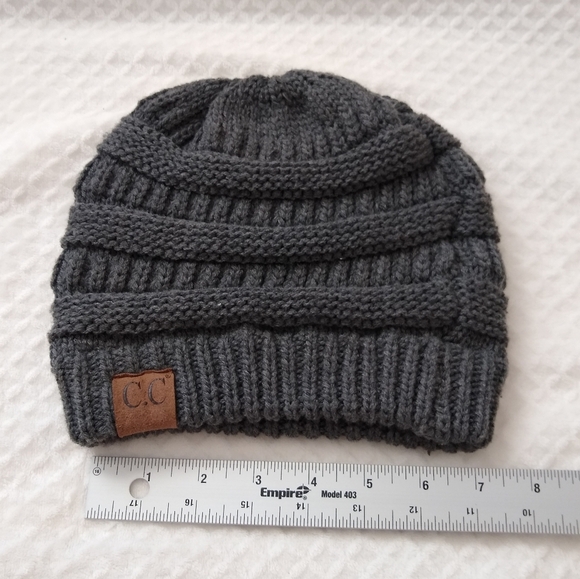 C.C Exclusive Classic Dark Grey Unisex Beanie Hat Cozy Warm One Size - Picture 3 of 8